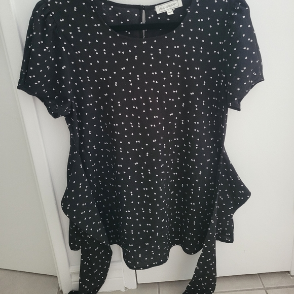 Black & white tshirt blouse - Picture 2 of 3